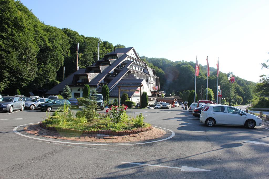 Hotel Fantanita Haiducului Bradu  Exteriér fotografie